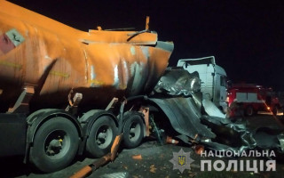 В Полтавской области взорвался бензовоз, погиб водитель: фото с места трагедии