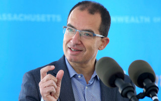 «Пандемия COVID-19 уже на финальной стадии», – глава Moderna