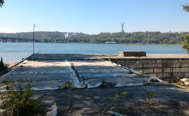 Прокуратура через суд повернула киянам земельну ділянку на Венеціанському острові