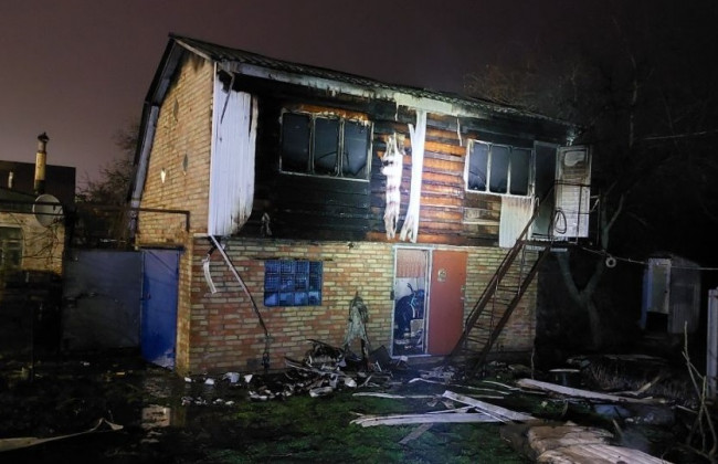 В пожаре под Киевом погибли двое человек