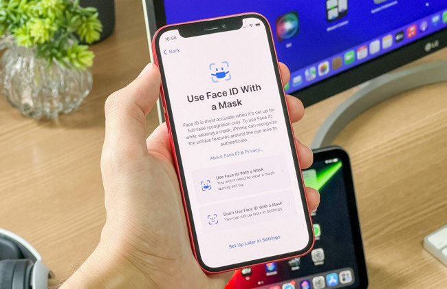 Разблокировать iPhone с помощью Face ID можно будет в маске: названа дата обновления