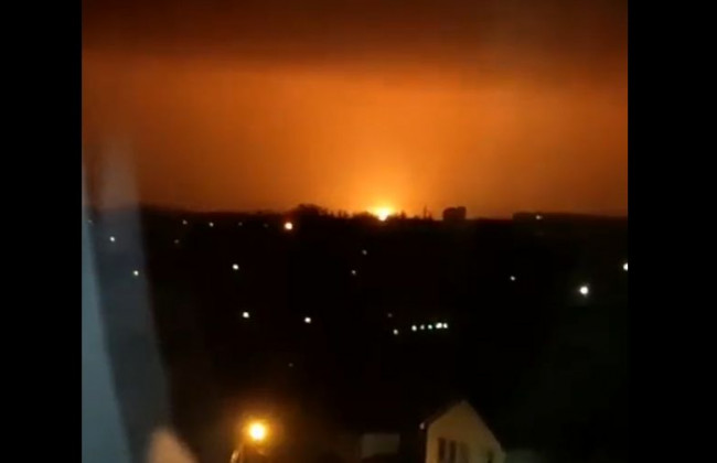 В Луганске прогремел взрыв, горит газопровод: видео