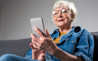 Бесплатный смартфон от Зеленского: можно ли будет продать телефон