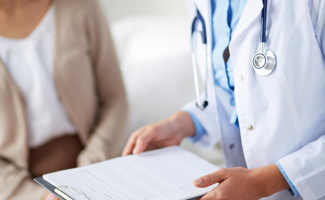 Коли лікар без згоди пацієнта може повідомити його рідним про діагноз: роз’яснення