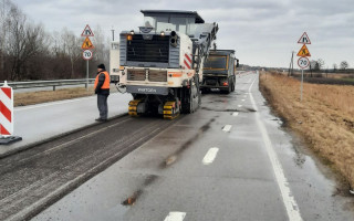 На Волыни начался ремонт трассы М-07 неподалеку от КПП «Ягодин»