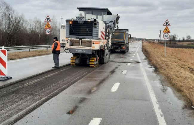 На Волыни начался ремонт трассы М-07 неподалеку от КПП «Ягодин»
