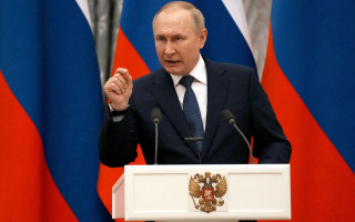 Путин заявил о прекращении существования минских соглашений