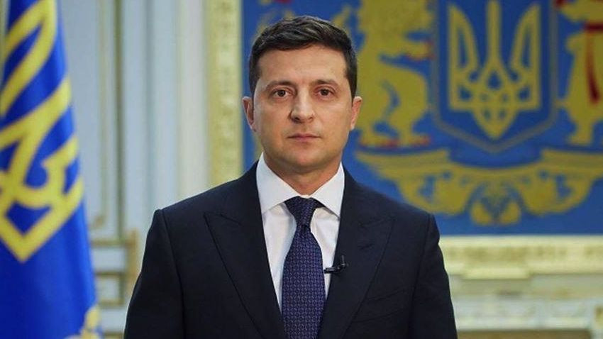 Зеленський пропонує Раді тимчасово забороняти діяльність партій в інтересах нацбезпеки