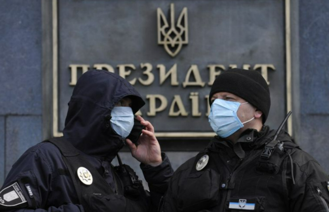 Чрезвычайное положение на всей территории: что решили в СНБО