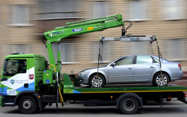 У київських водіїв, які не сплачували штрафи, вперше забрали авто та передали на аукціон