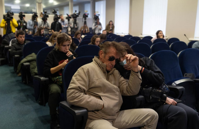 В Украину прибыл американский кинорежиссер Шон Пенн