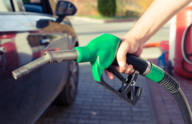 Не більше 20 літрів: мережа АЗС обмежила об’єм топлива для заправки авто
