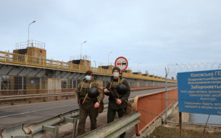 Каховскую ГЭС захватили оккупанты: подвели танки
