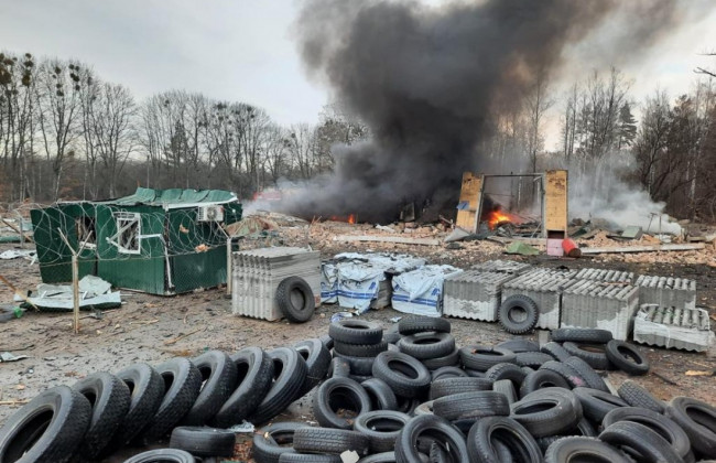 У МВС опублікували фото одного з об’єктів ДПСУ в Київській області після обстрілу