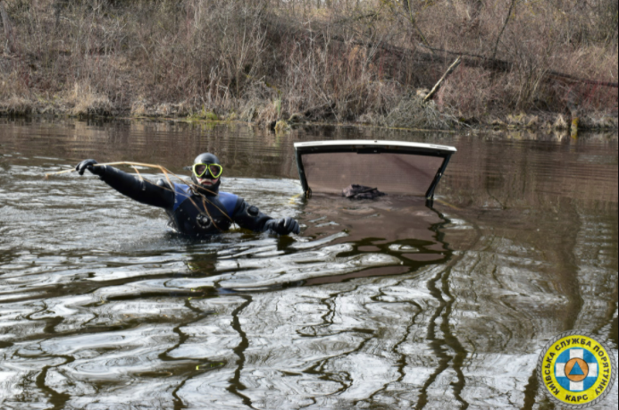 Вытащили машину из воды