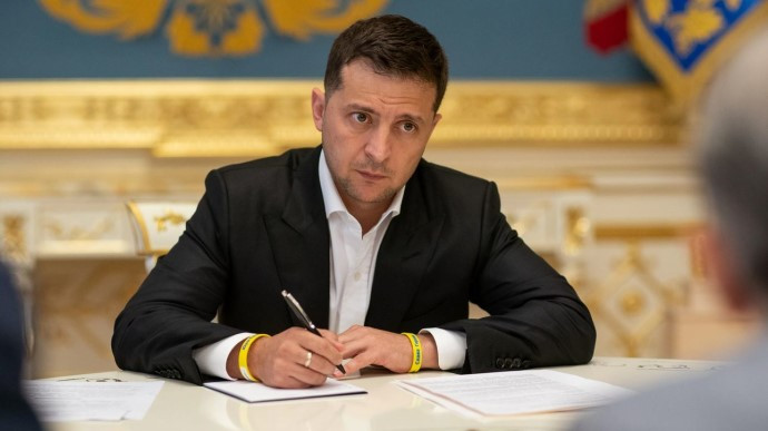 Зеленський підписав указ про запровадження воєнного стану в Україні