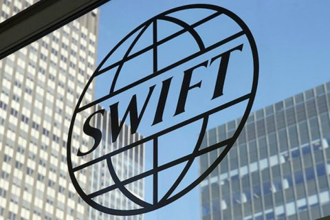 Россию отключат от SWIFT, – Кулеба