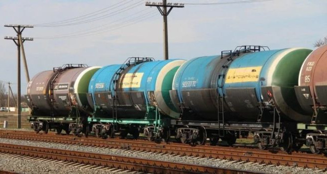 «Море вогню»: ЗСУ підірвали 56 цистерн з паливом для армії РФ