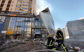 Что известно о попадании ракеты в здание в Соломенском районе Киева