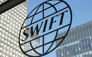 Россию отключат от SWIFT, – Кулеба