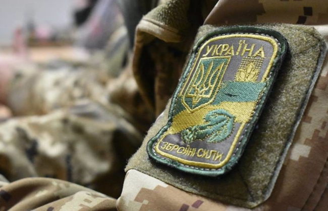 Зеленский пообещал платить военным по 100 тысяч гривен в месяц