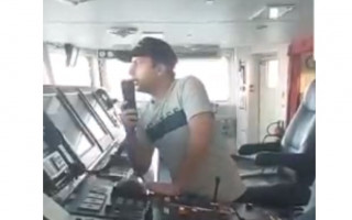 «Русский корабль, используйте вёсла!»: грузинский буксир отказал россиянам в топливе, видео