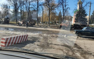На Сумщині російські танки розстріляли автобус з цивільними