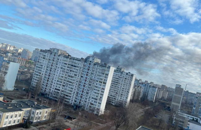 На Троещине горит жилой дом, — очевидцы: ОБНОВЛЕНО: горит автомобиль