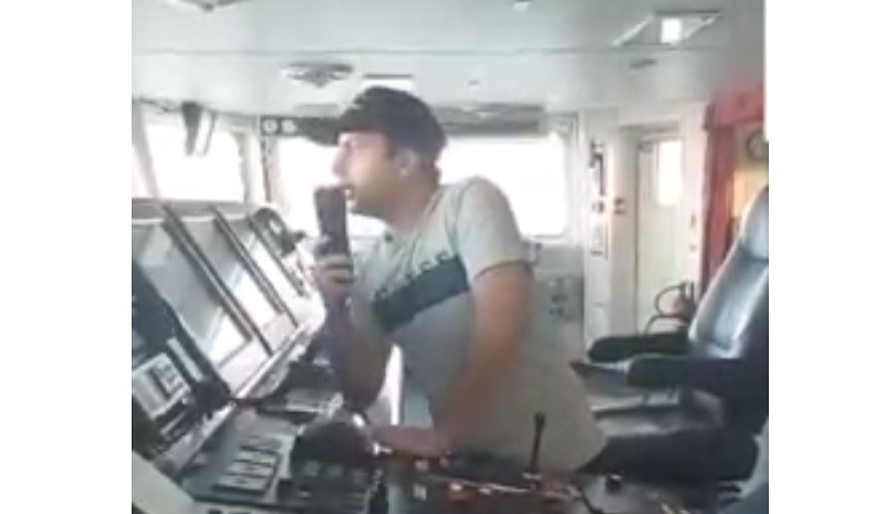 «Русский корабль, используйте вёсла!»: грузинский буксир отказал россиянам в топливе, видео