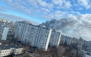 На Троещине горит жилой дом, — очевидцы: ОБНОВЛЕНО: горит автомобиль