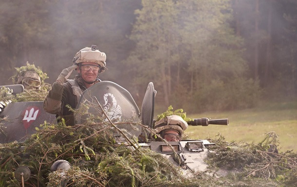 Украина мобилизовала в армию почти 100 тысяч человек