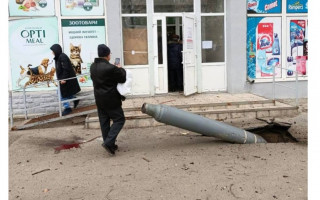 Ворог обстрілює Харків: постраждали десятки людей, фото і відео
