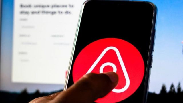 Airbnb предоставит бесплатное жилье украинцам за границей