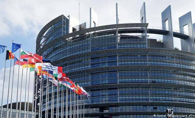 Европарламент рекомендовал предоставить Украине статус кандидата на вступление в ЕС