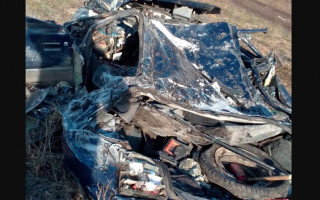 На Сумщине оккупанты танками раздавили авто с мужчиной, который пытался их остановить