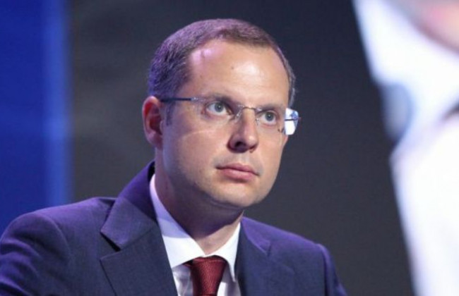 Украинцев призвали рассчитываться за продукты банковскими картами