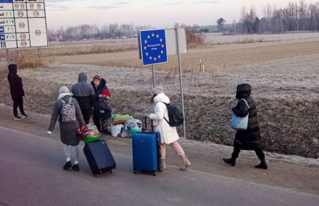 Из Украины уехали почти миллион человек за 6 дней войны