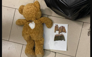 Прятали боеприпасы в детской игрушке: в метро Киева задержали диверсантов