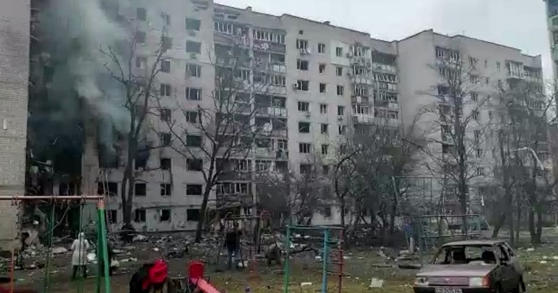 Авиаудар по Чернигову: число погибших возросло до 26 человек, видео
