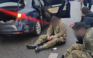 В Киеве банда мародеров ворвалась в автосалон