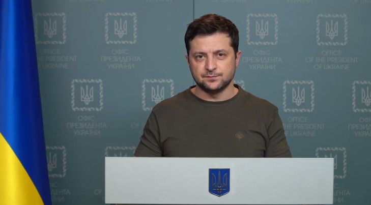 Даже простые фермеры берут в плен российских военных — Зеленский
