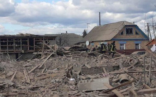 В Бородянке под завалами могут находиться около 100 человек, — ГСЧС