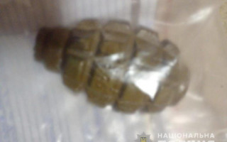 В Киеве на станции метро «Славутич» поймали диверсанта с гранатой