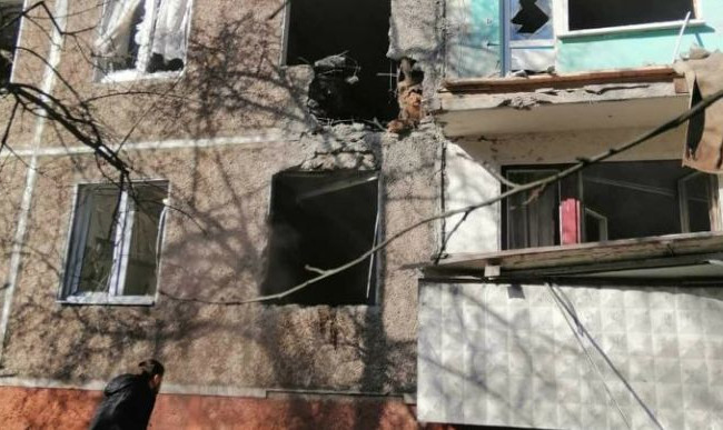 На улице, в транспорте, в помещении: как действовать во время обстрелов