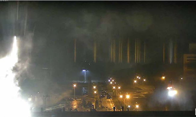 Мощный пожар на Запорожской АЭС в Энергодаре: подробности, видео и обращение Зеленского к миру