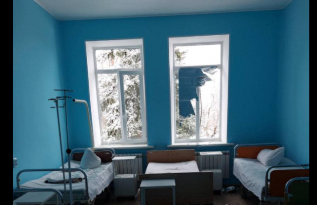 В Попасной обстреляли больницу: фото последствий