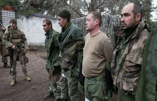 Под Николаевым ВСУ подбили «Тигр» и взяли в плен четырех военных РФ: видео