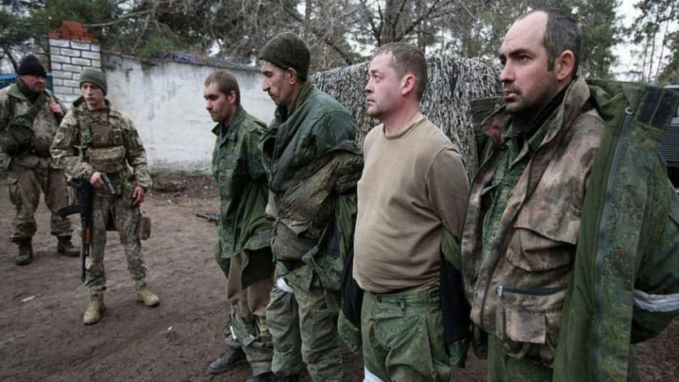 Под Николаевым ВСУ подбили «Тигр» и взяли в плен четырех военных РФ: видео