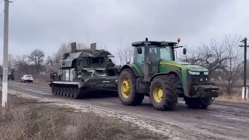 Украинские фермеры собрали очень непривычный урожай: видео