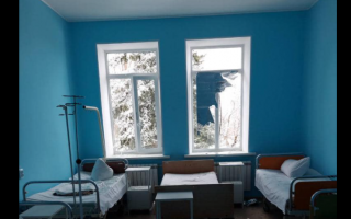 В Попасной обстреляли больницу: фото последствий